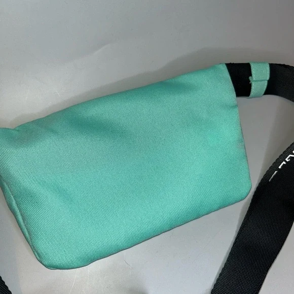 Victoria secret pink  EUC waterproof belt bag - Picture 5 of 5